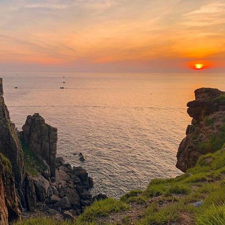 Khách sạn Nghinh Phong Beach Tuy Hòa Esterno foto